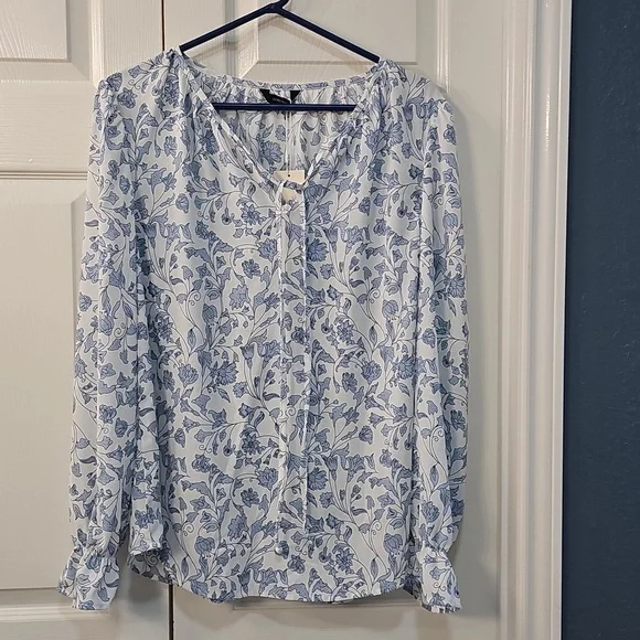 Dokotoo Floral Blue Blouse Top Size Large Worn 1 Time - Picture 7 of 13